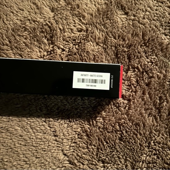 NIB LONG-WEAR MATTE LIP COLOR, Infinity Matte Gesha - Picture 8 of 9